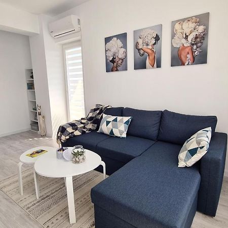 Bright Stylish Apartment In Pitesti Ngoại thất bức ảnh