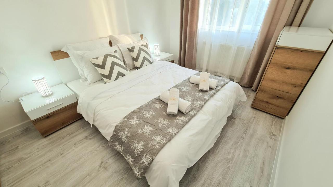 Bright Stylish Apartment In Pitesti Ngoại thất bức ảnh